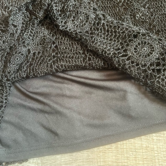 Vintage Black crochet evening dress with black bugle beads
V-neck thin straps - Picture 7 of 14